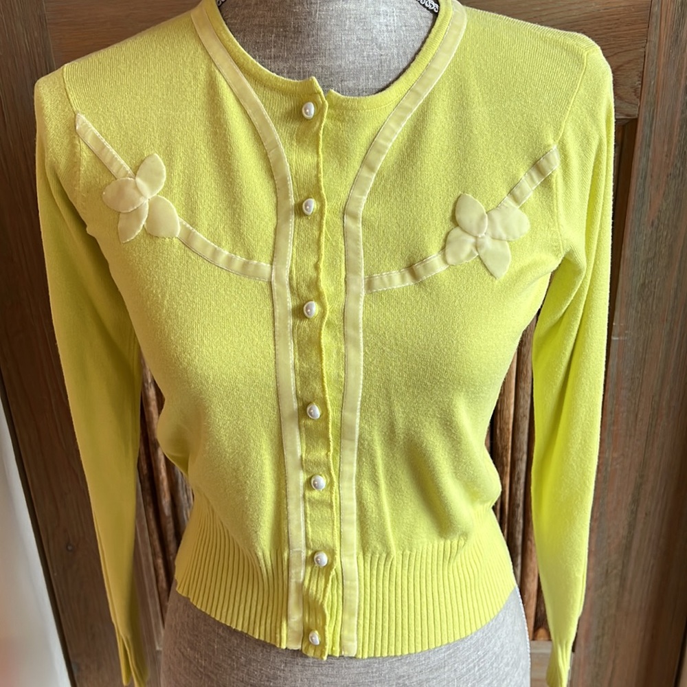 Dillard’s Intuitions Vintage Sweater, Size S, Velvet Trim, Faux Pearl Buttons